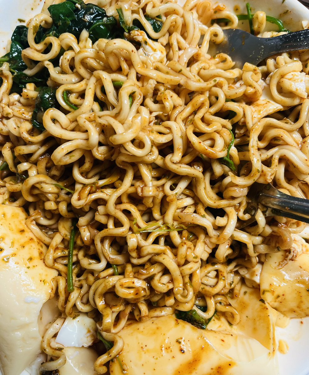 Palmnaka's tweet photo. #บะหมีมาเฟีย  อร่อย เผ็ดแบบอร่อย จะหาซื้อไปที่บิ๊กซี #อร่อยบอกต่อ https://t.co/WNavMfpppC