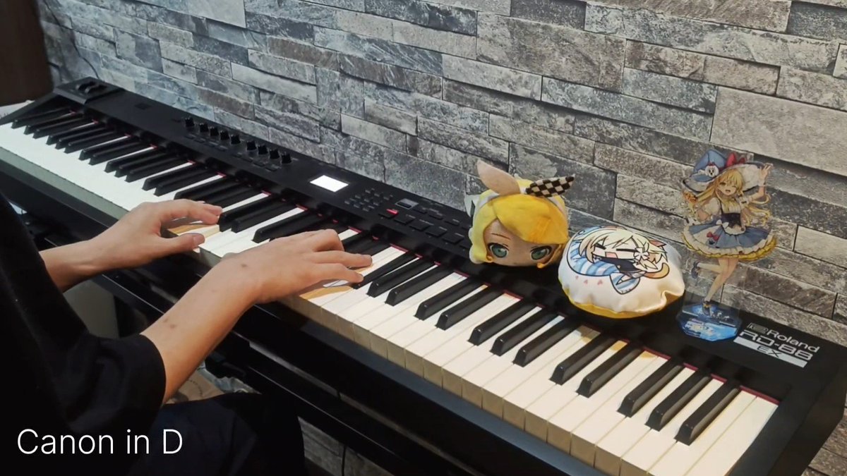 inaba__P's tweet photo. 動画上げました！
友達の家でパッヘルベルさんのカノンを弾かせていただきました！
急遽撮影したのでほぼ撮り直しなしですが良ければ聴いてください🙇‍

https://t.co/2JBTxgprnN https://t.co/sxRltab1tD