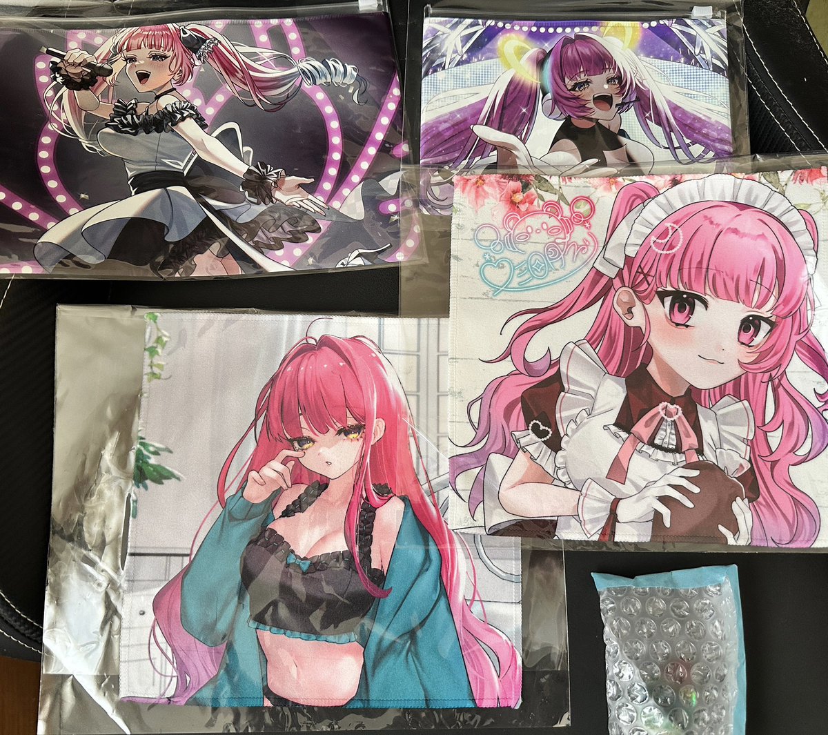 Towa_09_14's tweet photo. 推しからのリアルグッズ届いたー！
開けてみたら凄い量でびっくりw
いつもありがとうございます
ずっと大切にしますね

大好きだー

#らぴすらるり https://t.co/JnM2HXlMOE