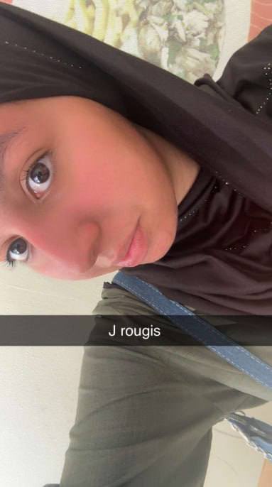 Rayanou_cuck212's tweet photo. Je cherche un mec pour gérer ma sœur sur Troyes

#troyes #sœur #rebeu #voilée #paris #beurette #cuck https://t.co/9iDPZimnoT
