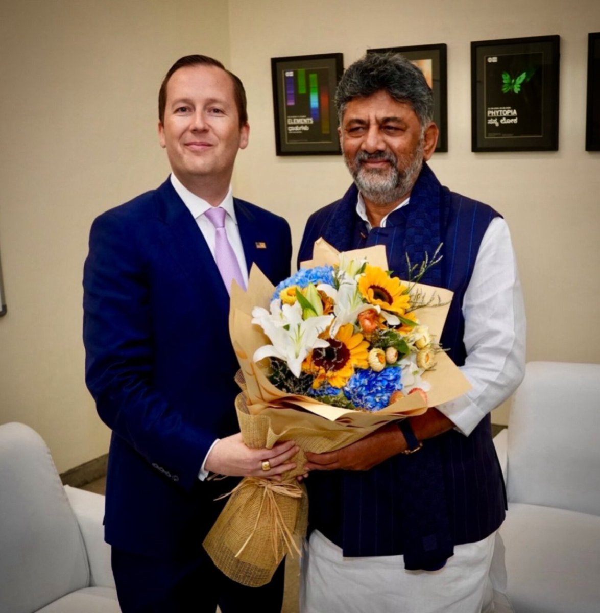 Adwait_BHRT's tweet photo. The Amer!can Ambassador is literally meeting all the opposition ruled state's CM.

That too in the last couple of days.

🙄 https://t.co/KoVOvmWPqB