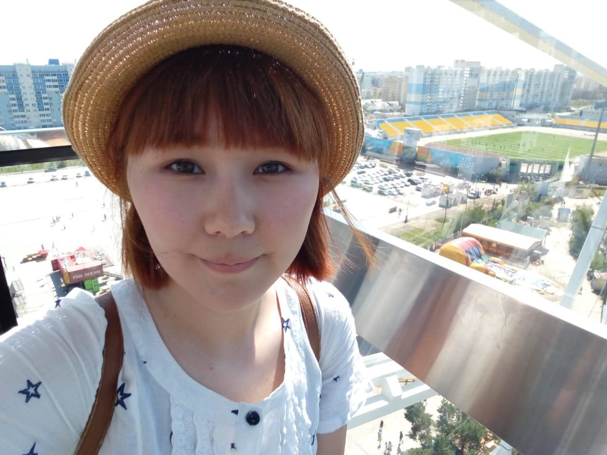 grinwi77's tweet photo. Мама скинула мне мои фото 10-летней давности 🫠я тогда была типа mori kei 🤣 по крайней мере вдохновлялась этим стилем 🤔 
эх, я тогда не осознавала, что это был мой прайм 😐🤎 сейчас у меня декретная эра в спортивном стиле 🤣🤣🤣 https://t.co/9KCy7ETySs