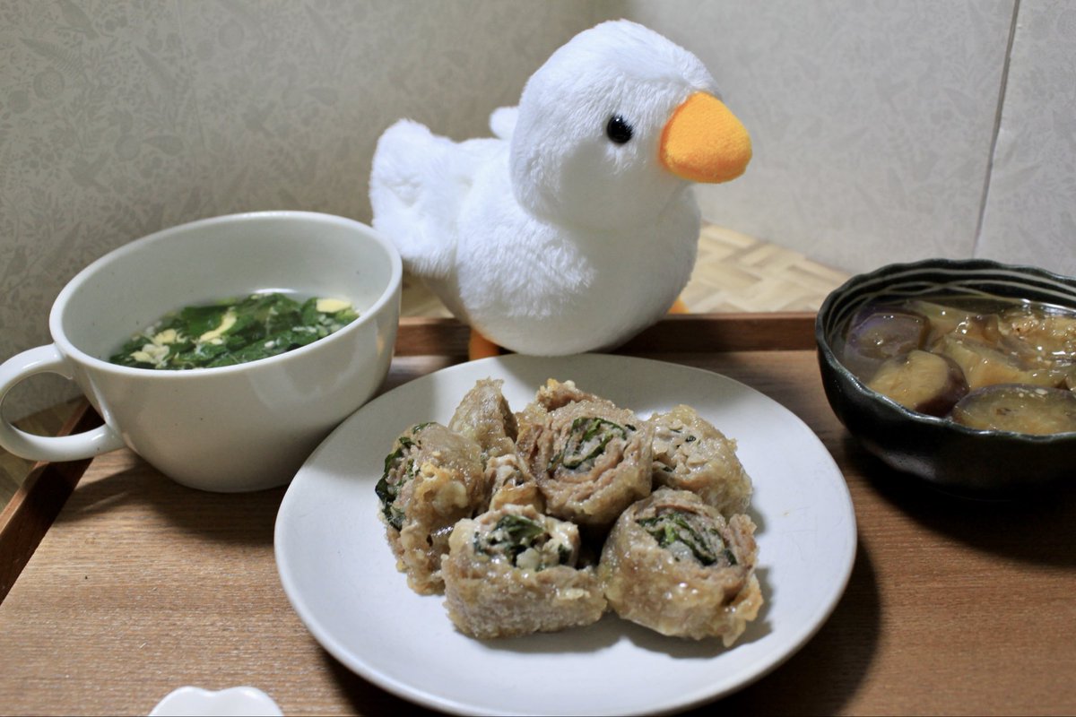 Sabure_yaa's tweet photo. 大葉を収穫して、大葉の豚バラチーズロールを作ったよ。
権三郎と一緒に楽しんだ��〜
⁡
 #ぬいぐるみ
 #ぬい撮り
 #ぬいぐるみ好きさんとつながりたい https://t.co/zESGCNrM0g