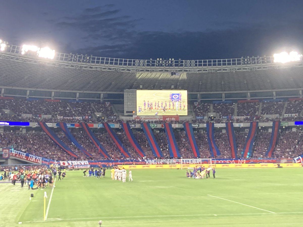 arata_lanigiro's tweet photo. 今日の青。シーズン開幕戦、FC東京に1-5で勝利。試合開始直後に失点するも、左サイドが連携し立て直してヘッドで同点、前半ATには逆転。後半は直接FKを決め、スルーパスから抜け出し決め、CKからのセットプレーを決め、と今シーズンの町田はコレだぜ！と披露した感じかな。妥協なき、頂点へ。 #zelvia https://t.co/fMa25UKwr3