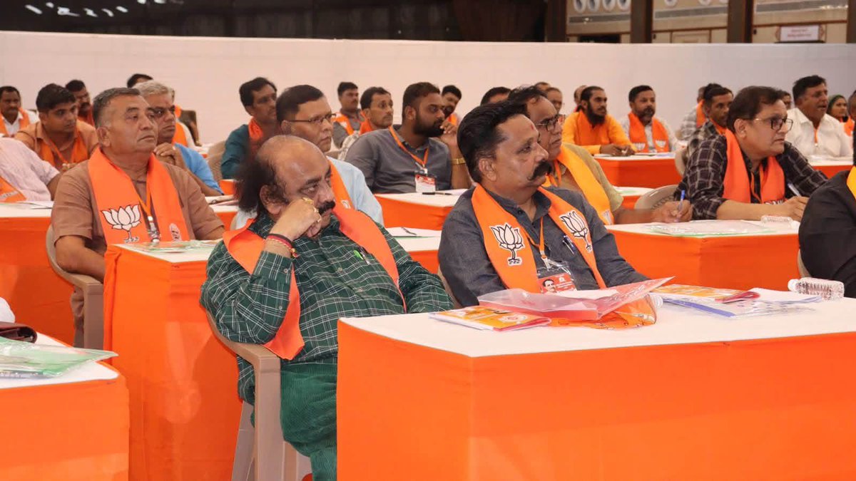 AjayMember's tweet photo. ગુજરાત પ્રદેશ ભાજપા દ્વારા આયોજિત “ કાર્યકર્તા પ્રશિક્ષણ અભિયાન -૨૦૨૬ “ અંતર્ગત ખેડા જિલ્લા ના વર્ગ માં “ બૂથ પ્રબંધન - સ્થાયી કાર્યક્રમ અને મન કી બાત “ વિષય પર વક્તા તરીકે ઉપસ્થિત રહી વિષય પર વાત અને ચર્ચા સાથે પરસ્પર છણાવટ કરી….🆎 https://t.co/6R5N5HCQiz