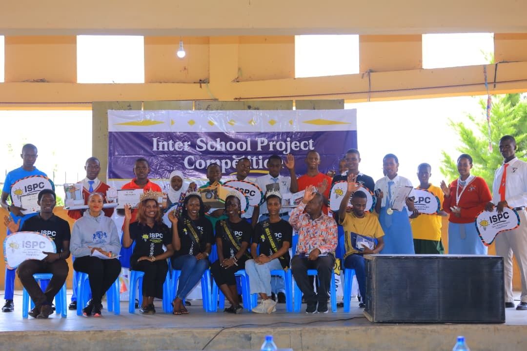 TeenzCrown's tweet photo. Cavendish University team and Muzza High students shone at the Inter School Project Competition with university queens visiting Muzza High. Creativity, teamwork, and school pride on full display.#MuzzaPride https://t.co/pCO1e0s5uF