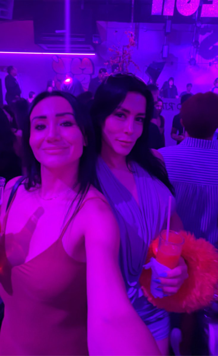abdysaer's tweet photo. Mi amiga Cis ó tu novia trans? 🫣 https://t.co/7Ts0WXtddE