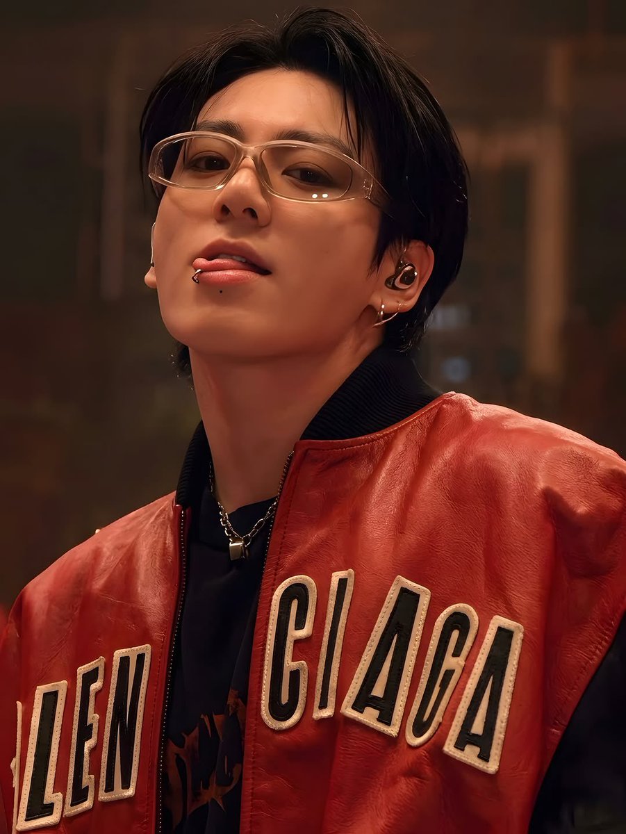 JEONKH_'s tweet photo. So hot I'm about to explode https://t.co/IPzZo6Wv5S