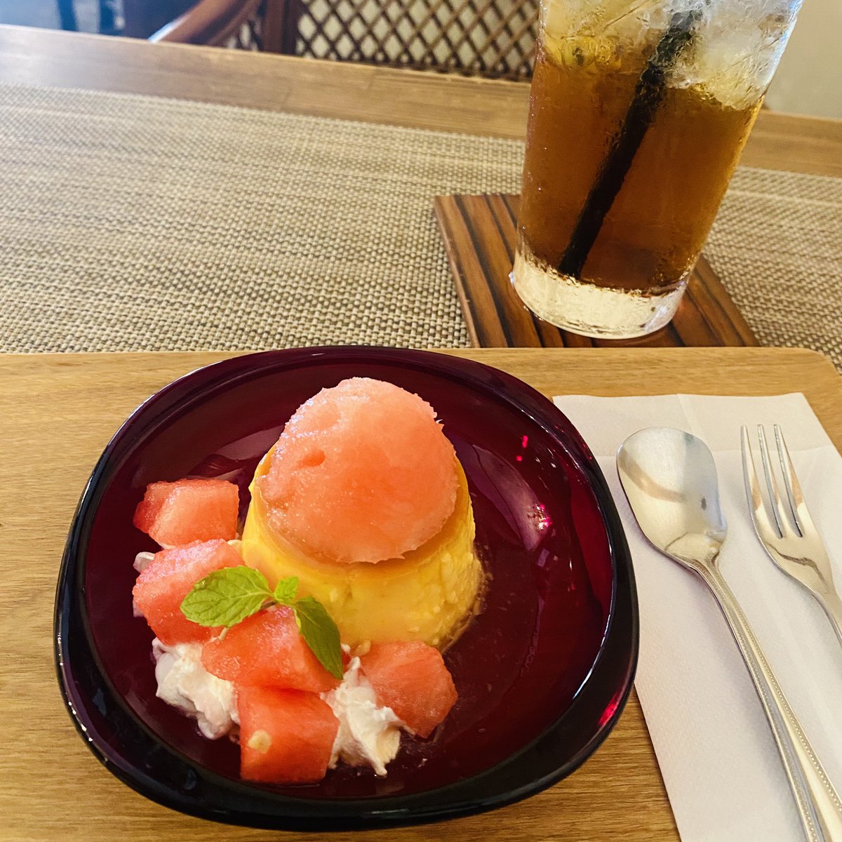 shiriko1971's tweet photo. 本日のお昼休憩は、僕の店から二軒隣にある『町結cafe』さんでランチ。夏野菜をいっぱい使って作られた贅沢感ハンパない素敵なお料理。彩りも美しいのよ。ひとり暮らしの僕には無縁の菜食の数々を、この町結cafeさんでは味わえます。季節に合わせたメニューも魅力的。町結cafeさんのお優しいスタッフの皆さん、いつもご親切に接してくださり、ありがとうございます。

#町結cafe