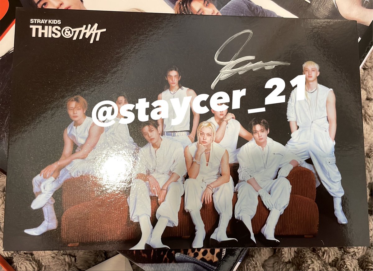 aycer21's tweet photo. I’m having a hard time telling if this is chan’s or seungmin’s signature…can someone help? #skz #thisandthat #kpop #bangchan #seungmin https://t.co/PwHHfjfZfi