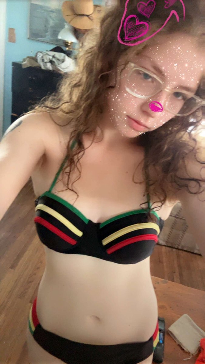 bellaboomami's tweet photo. Rate this fit 1-10 (wrong answers only)." #nsfwtwtًً #teenage‌er #slut #snowbunny https://t.co/6qle9F1Gy5