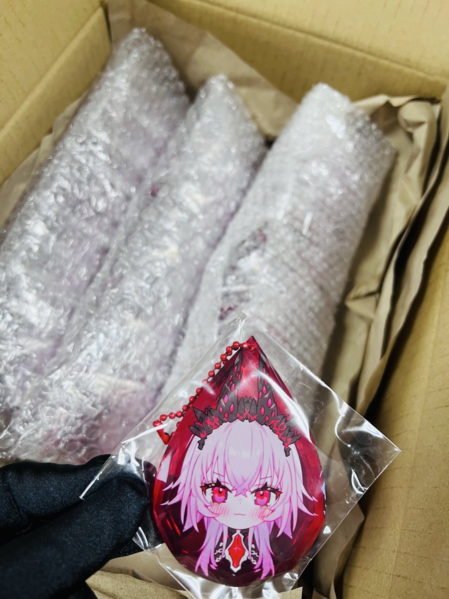 kamiyamaneki's tweet photo. I've packed the acrylic keychains! I'll be sending them to the warehouse right away, so please look forward to receiving them!!
アク��ー梱包しました！すぐ倉庫へ送るので���しみにお待ち下さいね✨ https://t.co/vB8f1zi830