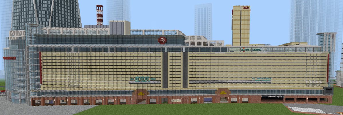 n3kpx's tweet photo. 福岡三越
大通り側 https://t.co/uVFjxBIIEG
