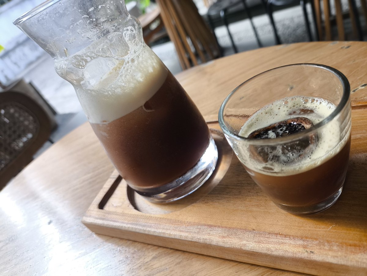fachriceg's tweet photo. Ngopi yang segar-segar dulu. Baru nyicip dikit udah seger bikin melek. https://t.co/zp0nMjKhtg