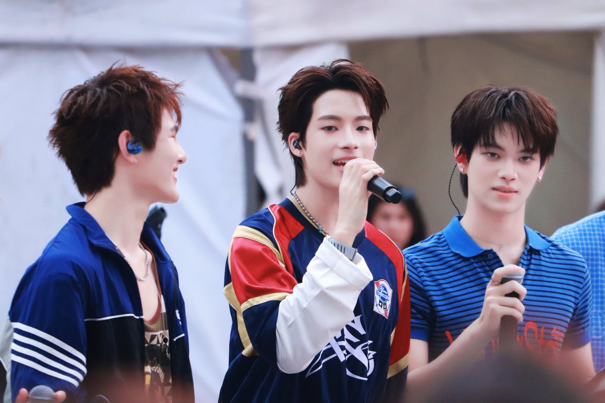 Mewmewtnp's tweet photo. 08082026 สามหน่อของแม่ กว่าจะได้เฟรมนี้ 🥹❣️

[ @jeffrey_ptpr @than_chanasit @ChawanutV ]

#JEFFREY_FAVIQ #THAN_FAVIQ 
#CHEVA_FAVIQ #FAVIQ 
#FAVIQ_BeforeYouGoBusking https://t.co/ERfY5xCERc