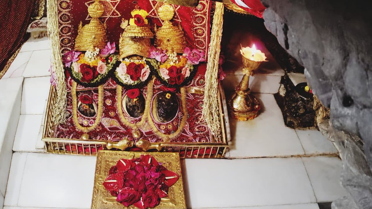 DrVikasPadha's tweet photo. 🌹 🙏 माँ वैष्णो रानी जी के आज प्रातः के अलौकिक पिंडी स्वरूप दर्शन 🌸🌹🙏

🔔  आपका दिन मंगलमय हो 🔔
🚩💐  #जय_माता_दी  💐🚩

शुभ प्रभात 🙏 https://t.co/WMDfRjd6T9
