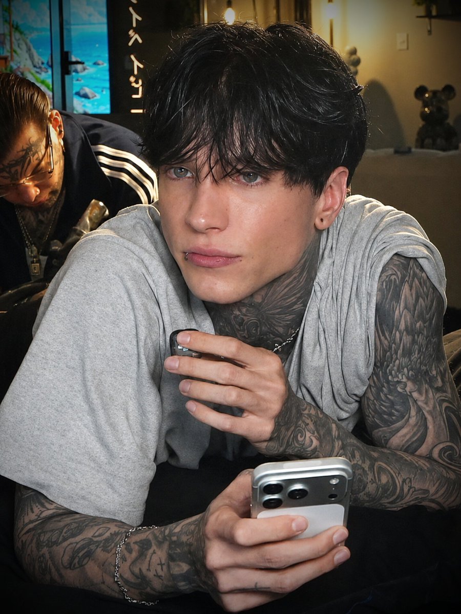 Pluss_07's tweet photo. CRY 🖤 https://t.co/RVqslSJ5W6