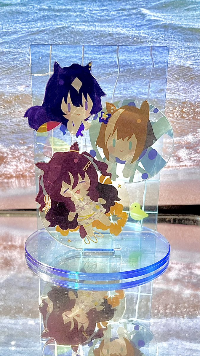kannarin0's tweet photo. セットの三姉妹アクスタ⛱️ https://t.co/MU0hjXQ5Dg