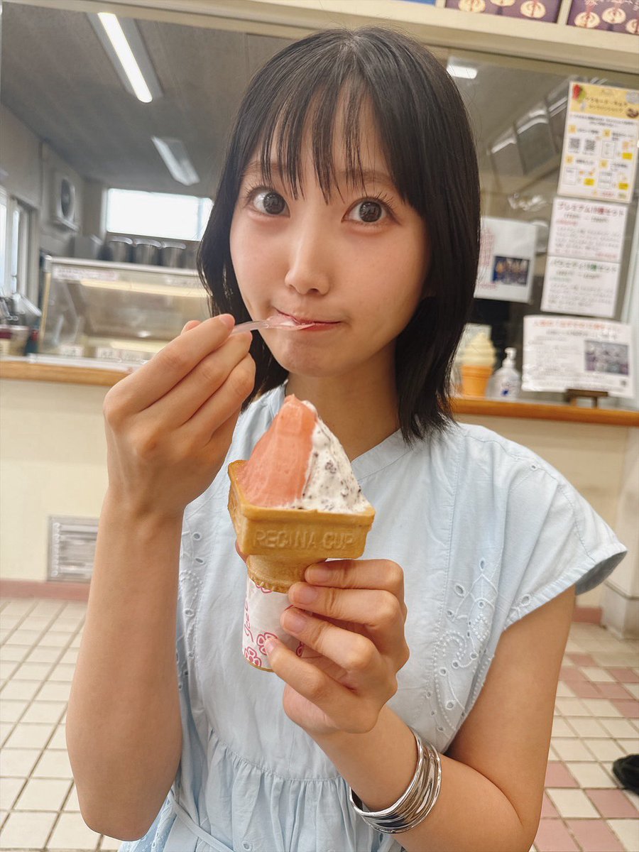 MIKU_RYUTist's tweet photo. #新潟一番サンデープラス さん
ありがとうございました😊✨
　
夏に食べたい！ひんやりグルメ特集🍜🍨をお届けしました〜
　
📍大江戸 県庁前店さん(新潟市中央区)
オープン前から行列ができる名店！
看板の「冷やし中華」は目の前に届いた瞬間、お皿の大きさと具材のボリュームに圧倒されます✨
もちもち極細麺にまろやかな酸味のタレが絡んで最高です🤤
半分食べたら名物「辛みそ」でピリ辛に味変するのが鉄板！
一度食べたら沼る味でした〜
　
📍 アラモード・キムラさん(五泉市)
1971年創業の老舗アイス専門店さん🍦✨
お店に入るとずらりと並ぶジェラートやアイスにうっとり🥹🩷
全国から訪れるほどファンが多いこちらのお店のジェラートは滑らかでコクがあるのに後味は驚くほどさっぱり！
何個でも食べられちゃう美味しさです🤤
季節限定の珍しいフレーバーにも注目👀✨
とってもおいしかったです♡
　
ぜひみんなも行ってみてね！