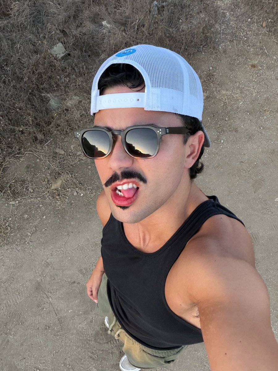 alexdmartt's tweet photo. Took a hike https://t.co/ufPOtvseV0