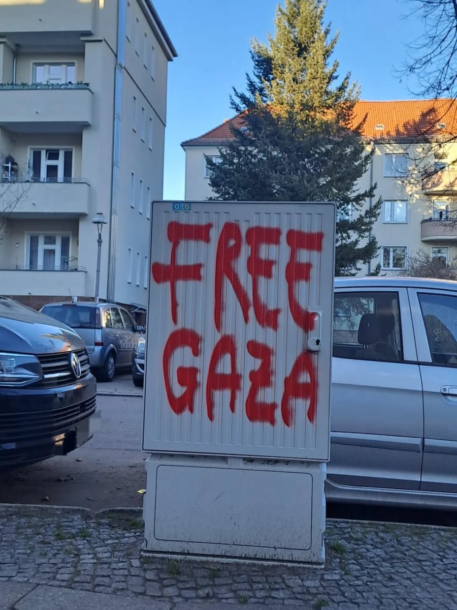 lone__ajju__'s tweet photo. 📍Spotted in Berlin, Germany https://t.co/Q1e7HOxVcC