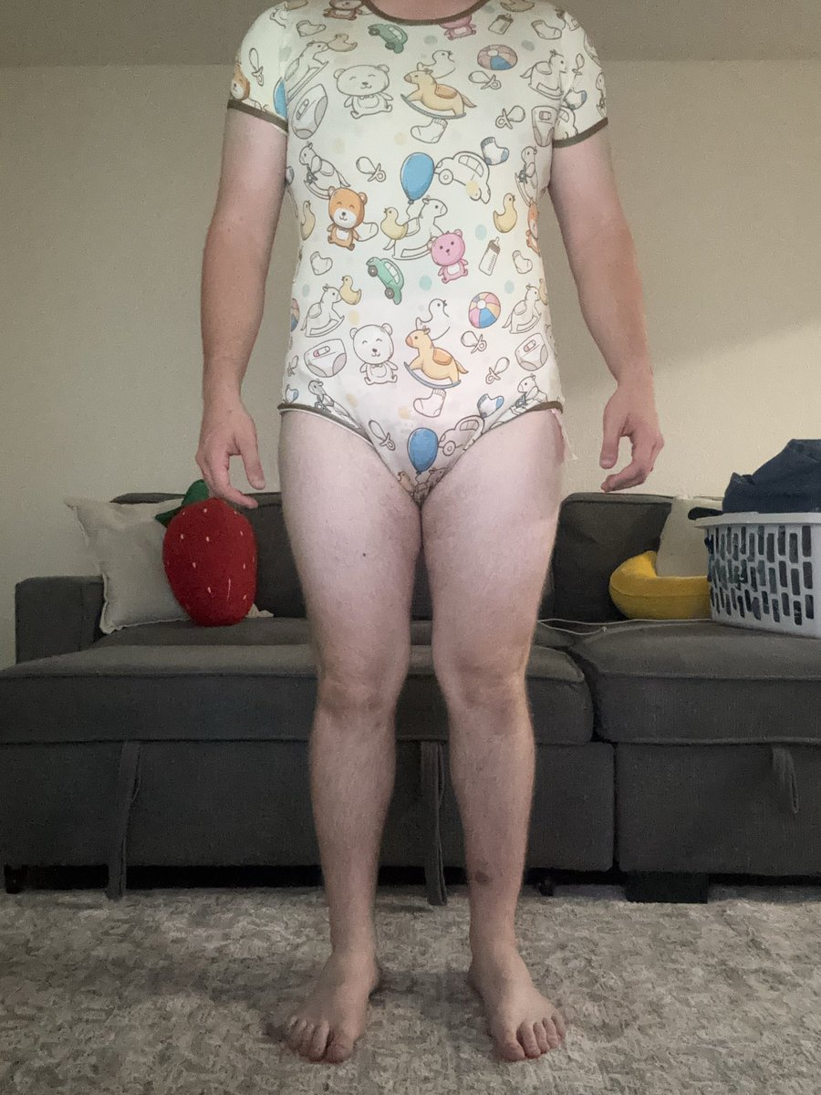 onlinetuberdude's tweet photo. Need a mommy 😭 #abdl #mommy #abdlcommunity #baby #owner https://t.co/kaRsGcu46t
