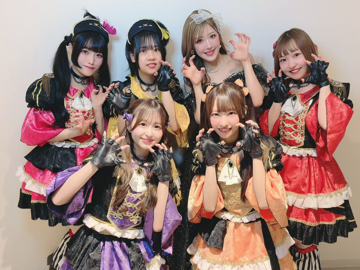 fu_ka_mori's tweet photo. どうしても現場行けなかったんだけど、夏焼雅さんのセトリ神すぎて、回収された皆様本当に羨ましすぎてやばい😭😭‼️✨
お客さん様から教えてもらったよ‼️笑笑

そしてポジティブモンスターとお写真ありがとうございました😭‼️‼️‼️✨
プロデューサーの森ふうかです‼️‼️

ロッタラと恋の呪縛、、、
ジリリもきちゃって…
BuonoもBerry工房も歌ってくださるのすごすごすぎるな☆*:.｡. o(≧▽≦)o .｡.:*☆‼️

永遠に青春です🤝🤝🤝クゥ〜！

埼玉ミュージック＆フードフェスティバルありがとうございました😭😭‼️