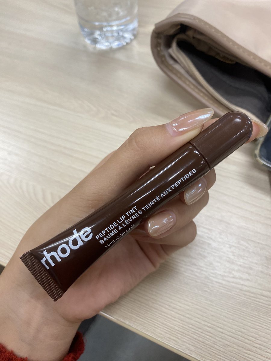 bimbieluvu's tweet photo. Rhode เหลือ95%❗️ ส่งต่อ 150บาทรวมส่งของแท้ 

#rhodeพร้อมส่ง #พรีrhode #rhode #ลิปrhode #พรีเมกา #พรีออเดอร์อเมริกา #พรีออเดอร์ #rhodethailand #rhodeth 
#คสอ #เครื่องสำอาง https://t.co/gM3D6xawfE