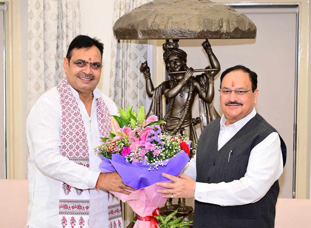 BhajanlalBjp's tweet photo. आज मुख्यमंत्री निवास पर माननीय केंद्रीय स्वास्थ्य एवं परिवार कल्याण मंत्री श्री @JPNadda जी का आत्मीय स्वागत किया।

इस दौरान विधानसभा अध्यक्ष श्री @VasudevDevnani जी, प्रदेशाध्यक्ष श्री @madanrrathore जी, उपमुख्यमंत्री श्री @DrPremBairwa जी एवं श्रीमती @KumariDiya जी सहित अन्य गणमान्यजन उपस्थित रहे।