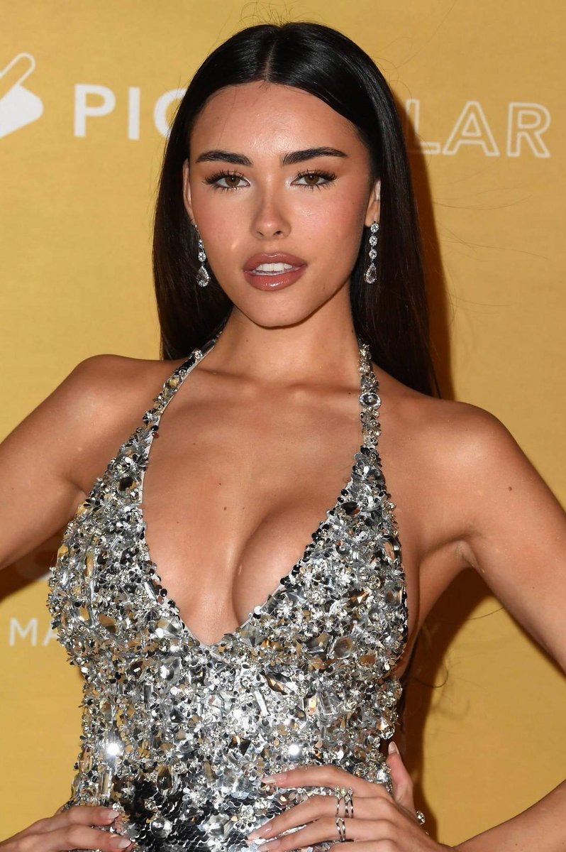 Bollywoodrule's tweet photo. Madison Beer attended the AmfAR Gala in Los Angeles https://t.co/h49CzI8tgC