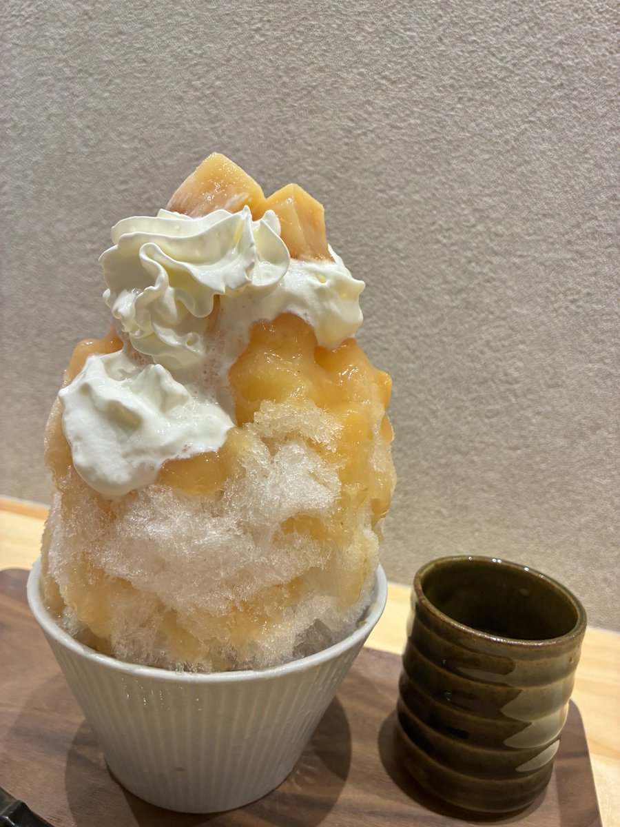s_617by's tweet photo. 3日連続ランチ☀️今年12杯目のかき氷🍑 https://t.co/JEWC21AQto