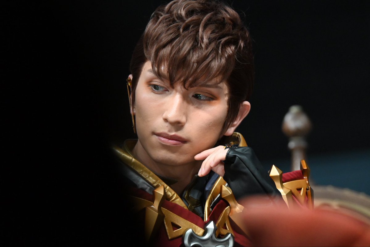 karunnni's tweet photo. ロベリア
にこにこしてるけどふとした一瞬に真顔になるとこ心臓がヒュッってなる(((そこが良い))) https://t.co/4PFcWuvWGo