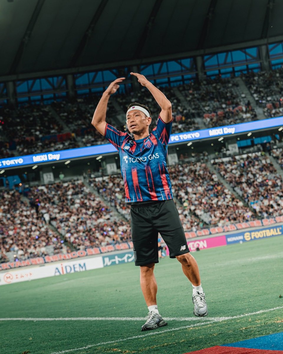 YutoNagatomo5's tweet photo. 昨日の開幕戦応援ありがとうございました！
みんなの声援マジで魂震えた。
改めて東京で優勝してみんなを喜ばせたいと思った。
試合は負けて残念だったけど、退場するまでの東京はめちゃくちゃ強かった。
まだ始まったばかりだよ！
ここから優勝に向けて共に進むよ！ https://t.co/z9PEU7Uz4N