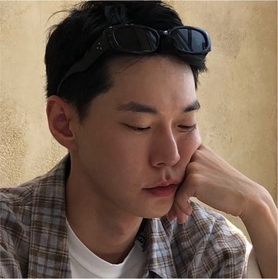 haemjjitokki's tweet photo. the cheeks 🥹 like father like daughter 🥹 https://t.co/ARulg4PCwR
