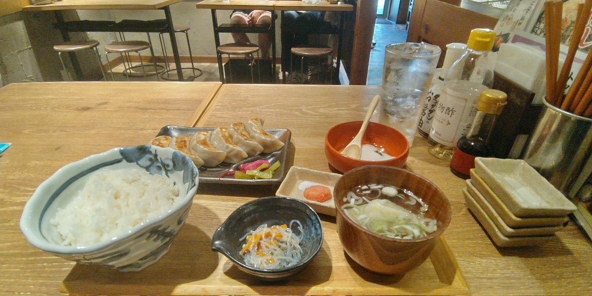 LxPySjXWQSNol01's tweet photo. @babuuuuuu1119 ぎょうざ定食食べる？ https://t.co/taSmlegCOZ