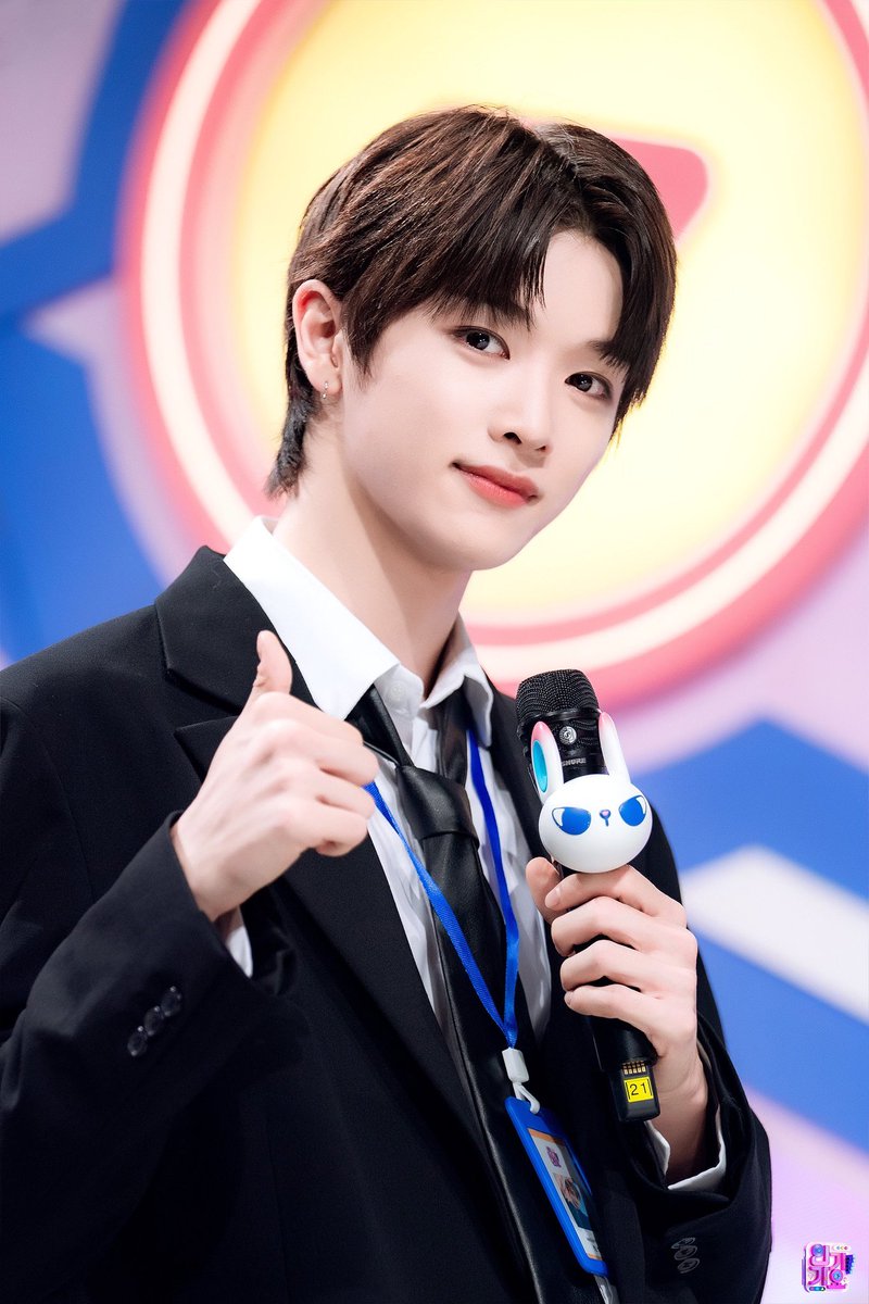 sungchanlands's tweet photo. 📣 DROP YOUR TAGLINE AND HASHTAGS HERE

SUMMER WITH MC SUNGCHAN 
#MCSUNGCHANatSBSGayoDaejeon https://t.co/AVsTwwbEEF
