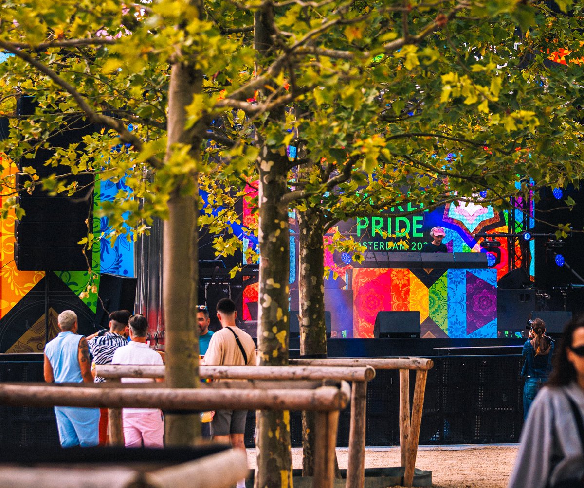 nomadictwink99's tweet photo. World pride flicks from Amsterdam! https://t.co/W6fMBe8rHc