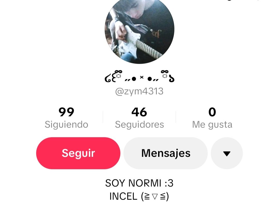 chasawaa's tweet photo. Intento difundir sobre como un usuario en whatsapp asesino a su gato poniendoselo en foto de perfil y me comentan esto(?? https://t.co/Ebmq1nWPC4