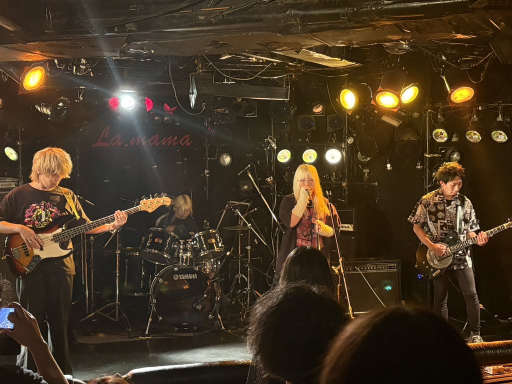 copybandfes1000's tweet photo. Avenir https://t.co/y1uM3u0xPl