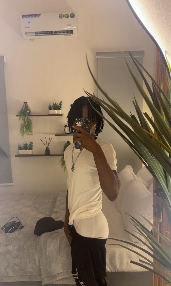 baddani45's tweet photo. Mirror selfie 😭💕 #selfie #model #repostme https://t.co/s2ob9vKnZm