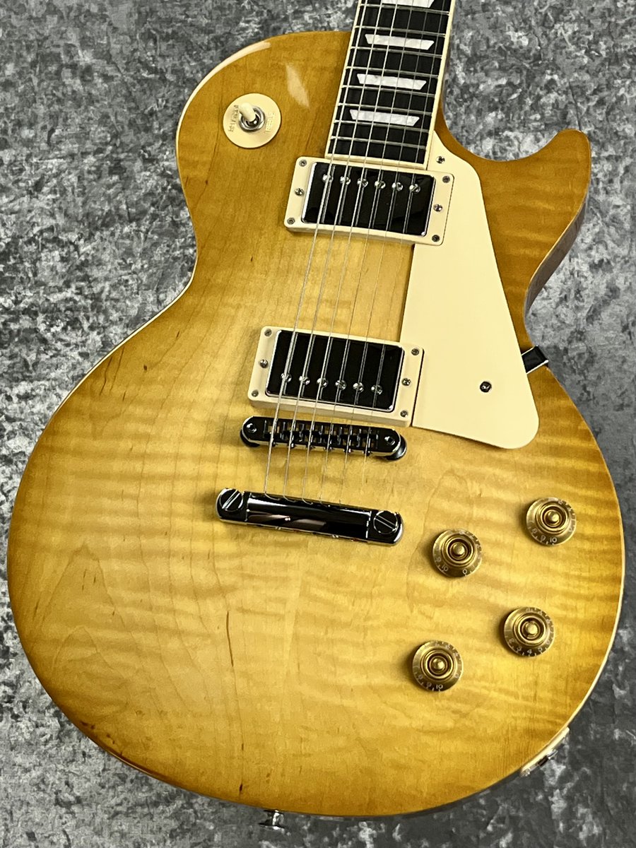 kurosawaekimae's tweet photo. 【1階USED】新しいお友達が増えました🎸
杢目がカッコいい、ハイテクスペックも熱い
＃Gibson LesPaulStudioSession　2024年製中古。
ローズ指板にレイクカラーはみんな大好き
＃Fender VinteraⅡStratocaster　2023年製中古。

只今、買取キャンペーン開催中↓
https://t.co/fyMLQZV7ir

担当　広田 https://t.co/SRRCKyB869