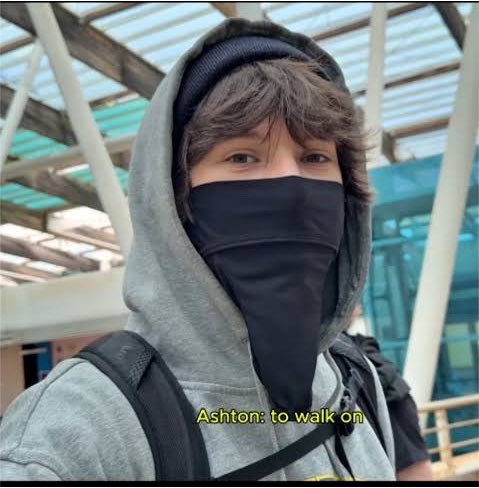 japan_miyu_'s tweet photo. 【日本の民家へ不法侵入した外国人YouTuber】

アカウント名︰2swag

「動画は消さずに、日本語コメントを消す」

過去には福島の被災地を荒らしたりしていた
世界中の人口減地域や被災地荒しで有名

備考︰警察及びYouTubeへの大量通報しかない https://t.co/a3HBBaRm0d