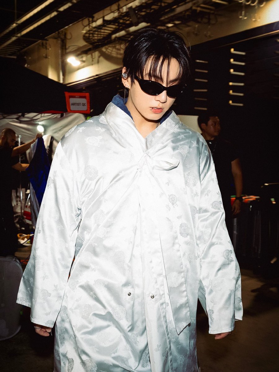 jmjklab's tweet photo. 📸| #JIMIN e #JUNGKOOK via Instagram post oficial do BTS. 🤍🖤 https://t.co/5TIgNUrdxM