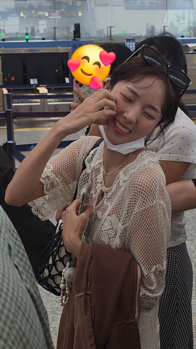 chenecstasy's tweet photo. Chae Soobin at Guangzhou airport, heading back to Korea.

Safe flight Soobinie 🩷

Cr: kongkong._. ; 4dae2bbni
#ChaeSoobin https://t.co/tEBUekaagj