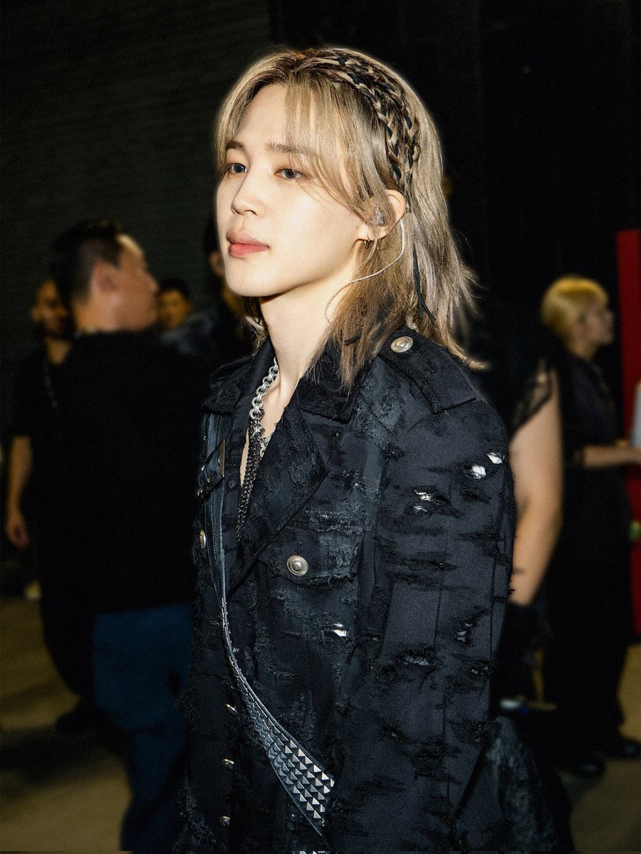 JIMIN_RECORD13's tweet photo. BTS BIGHIT OFFICIAL INSTAGRAM ✔️

지민의 사진을 '스토리에 추가'하고, 지민에게 좋은 댓글 남겨주세요.
➡️ https://t.co/MG6DOCtlQP

JIMIN JIMIN 
#JIMIN #PARKJIMIN #지민 https://t.co/AchMxGibmA