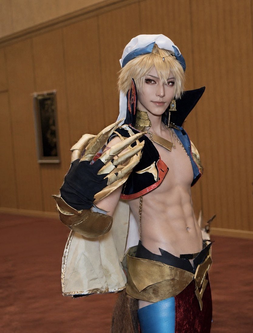 tetetetsuchi's tweet photo. #自我からコスプレイヤー 
←普段のお姉さん
→キャスギルなお兄さん https://t.co/KJODdLZuKs