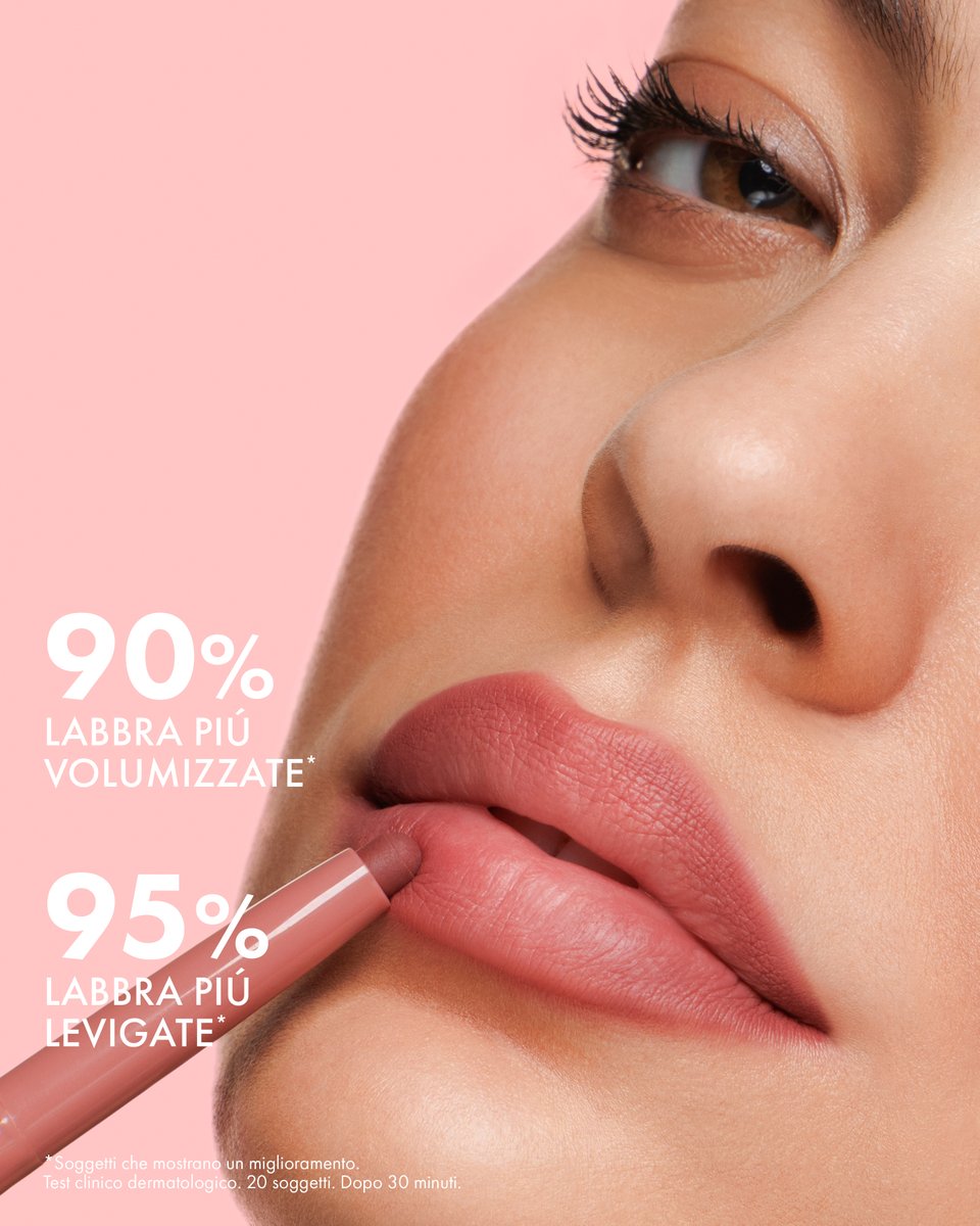 PUPAMilano_IT's tweet photo. LOOKS LIKE A LIP LINER...BUT  👀
VAMP! LIPFULL gioca in un'altra categoria 😉

✨ Effetto volumizzante
☁️ Kabuki integrato
💧 Acido ialuronico, peptidi e ceramidi
💄 Colore pieno e super confortevole

https://t.co/jqJay0EyEn

#pupamilano #vamplipfull #halolips https://t.co/GiDvZjrC1g