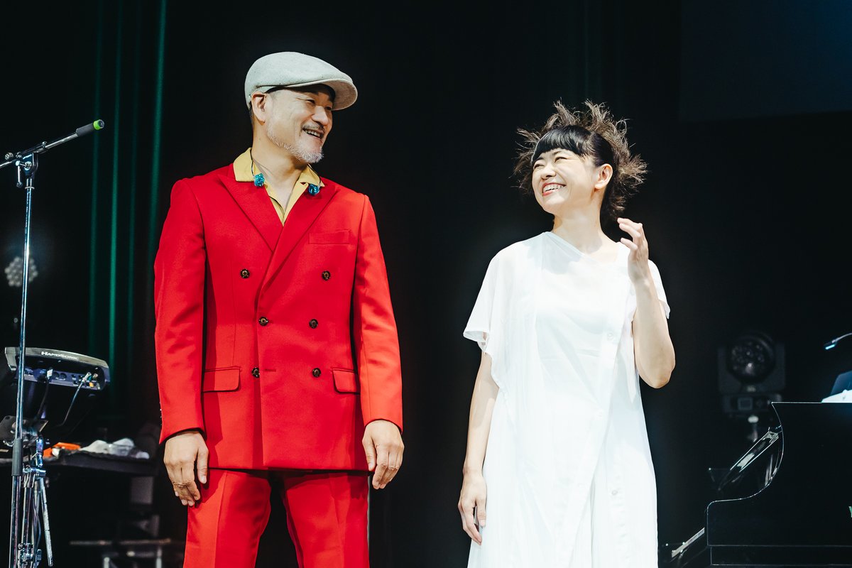 tokyoskaj's tweet photo. 🎪VerSus Carnival🎪
8/7(金)@ Zepp Haneda

#上原ひろみ さんをゲストにお迎え✨
本編からアンコールまでがっつり
ご一緒させていただきました！
リハーサルから本番まで
本当に夢のような時間で終演後も
余韻に浸りまくりなメンバーでした❤️‍🔥

🎹スキャラバン
🎹Cantina band
🎹Finger Tips
🎹Yes！スカパRamen!!
🎹君と僕(沖60thスペシャル)
🎹Return of Kung-Fu World Champion
🎹水琴窟
🎹美しく燃える森
🎹Paradise Has No Border

📸勝永裕介
@yuusuke_ddl
#スカパラ