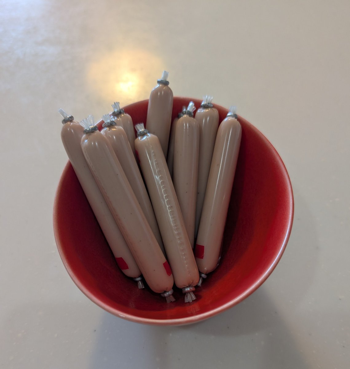 nattun_0804's tweet photo. 我が家のギョニソ消費方法。。ご自由にお食べくださいスタイルで置いとくと子供らが食べてくれるのですぐになくなりそう🥹
帰省道中のおやつにも。。！塩分もとれるし意外と夏にええかも。。🤔 https://t.co/cwqfGT4mX1