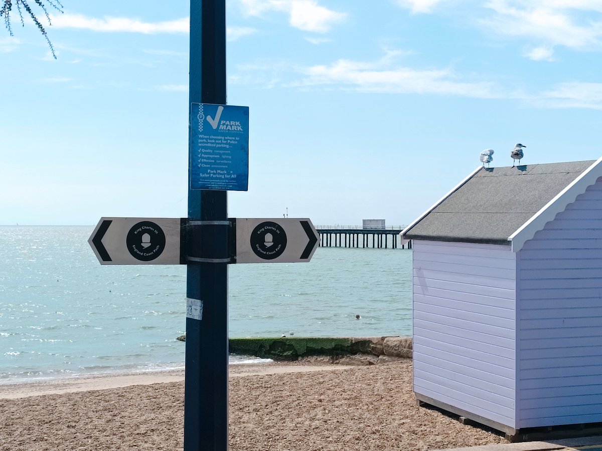 CEMustoe's tweet photo. A walk along Felixstowe beach, Suffolk 
#SuffolkSunday https://t.co/eCa8DdZWJF